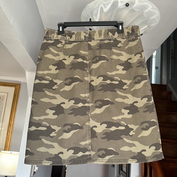 Banana Republic Camo Aline Skirt Sz 12 - Picture 3 of 7